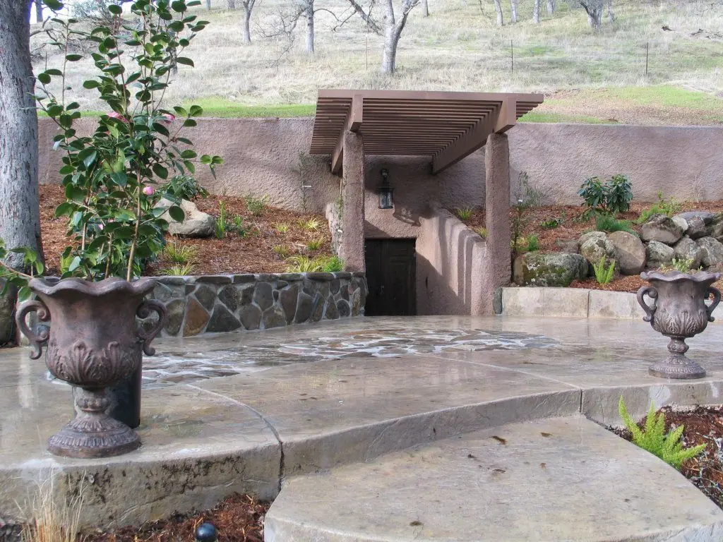 Decorative concrete steps and hardscape.